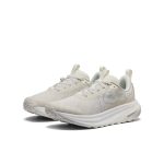 Women's Roam Trail Running Shoe  |  Star White/Vapor